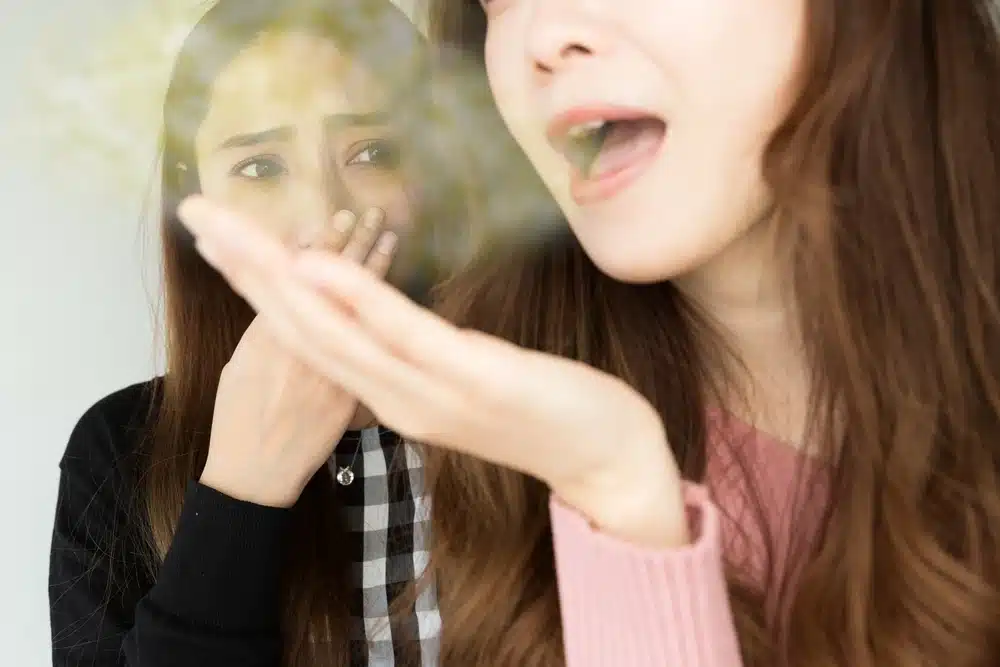 How to Prevent Bad Breath: Causes and Solutions