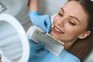 teeth whitening vs veneers